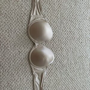 Maidenform 34D strapless bra Nude